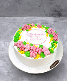 Праздничный торт «Цветочный венок из безе и крема»