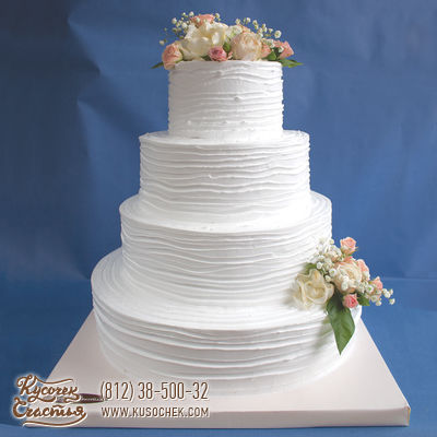 Торт «Живые цветы на белом»